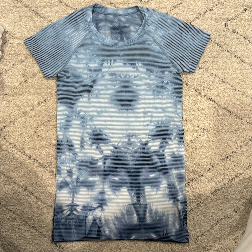 Lululemon limited edition swiftly size 4